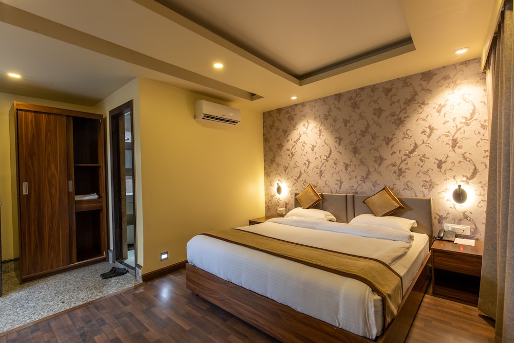 Club Executive Room