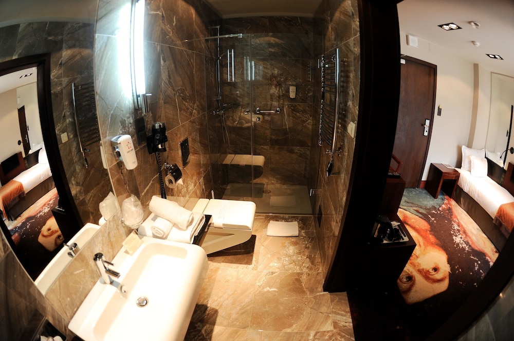Single Room - Photo 6