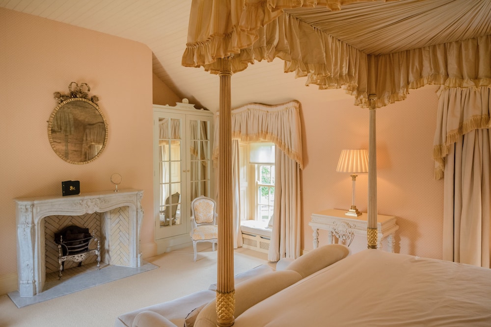 Grand House photo 1