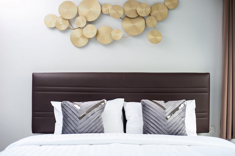 Deluxe Double or Twin Room - Photo 6