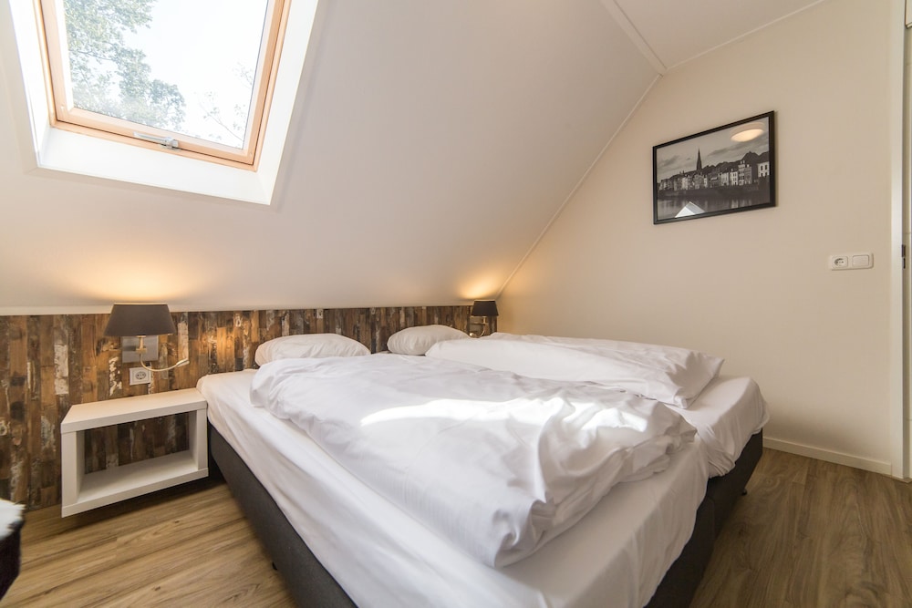 Exclusive Townhome, 2 Bedrooms, Jetted Tub (Hofstede Wellness) photo 3