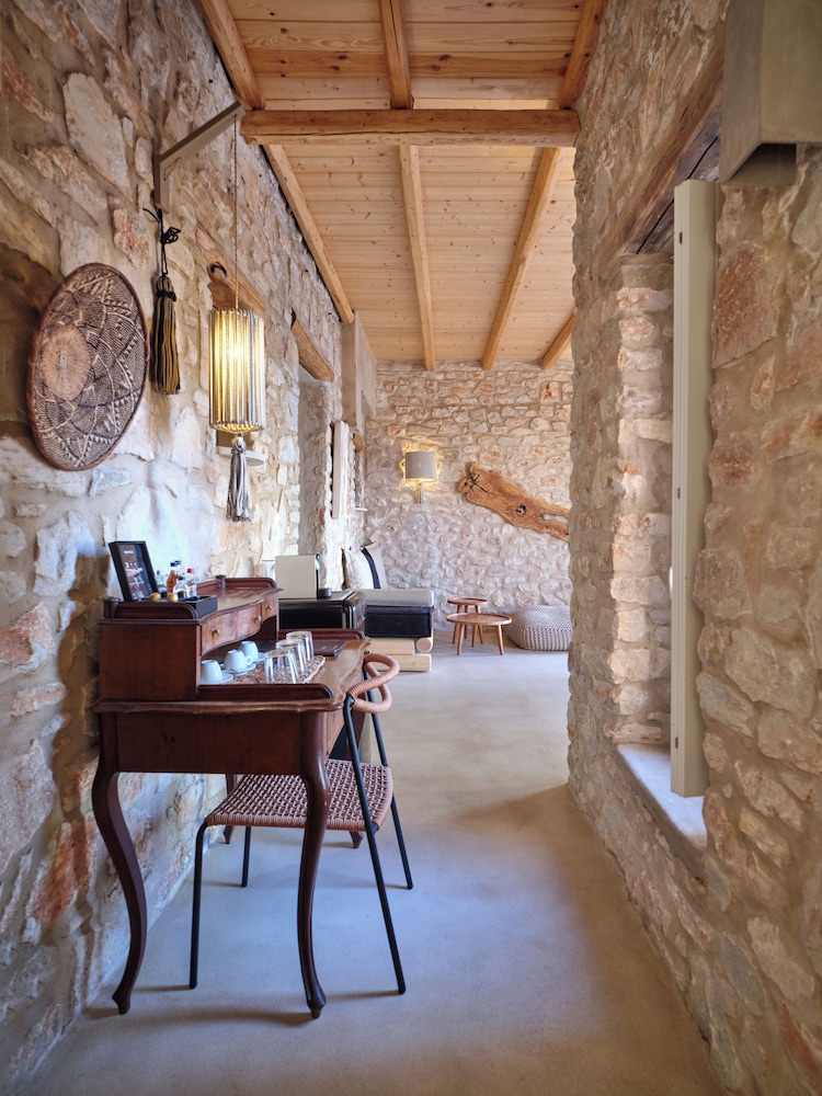 Senior Suite, Sea View (Cave) photo 3