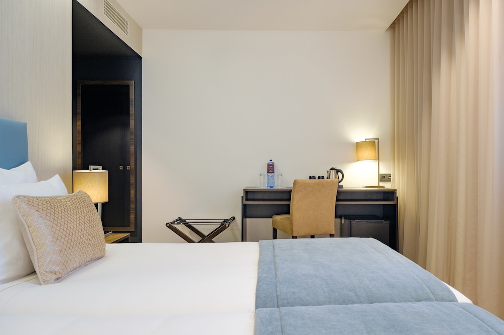 Double or Twin Room - Photo 2