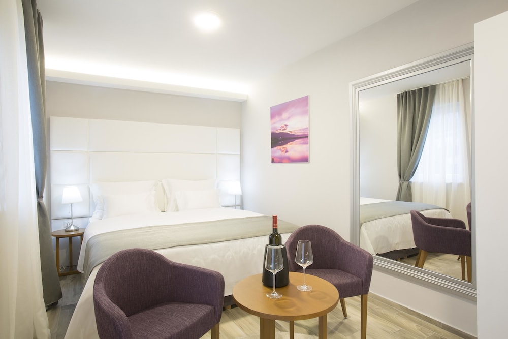Deluxe Double or Twin Room, Balcony