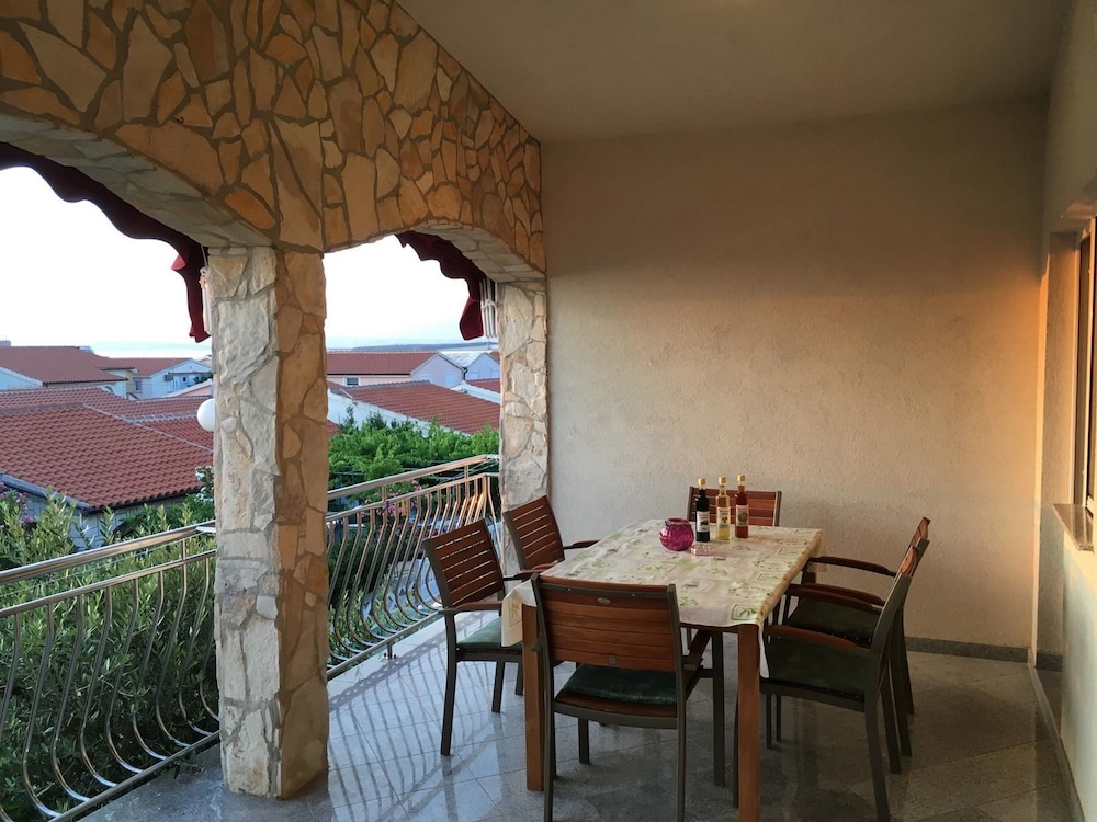 Comfort Apartment, Courtyard View