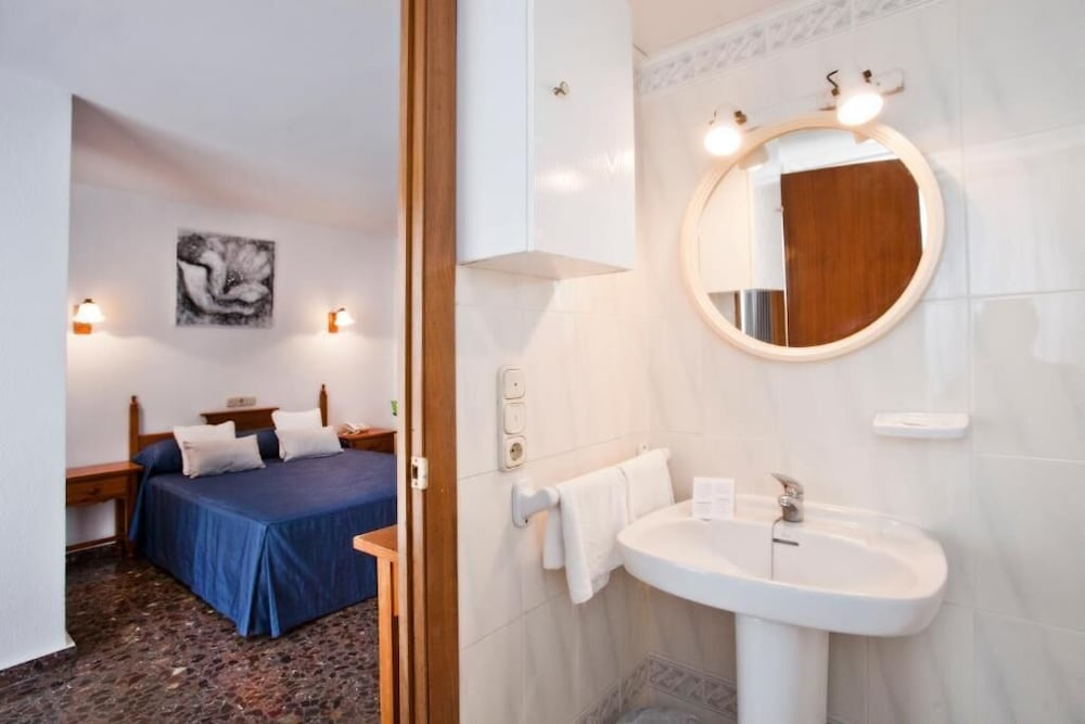Double Or Twin Room - Photo 8
