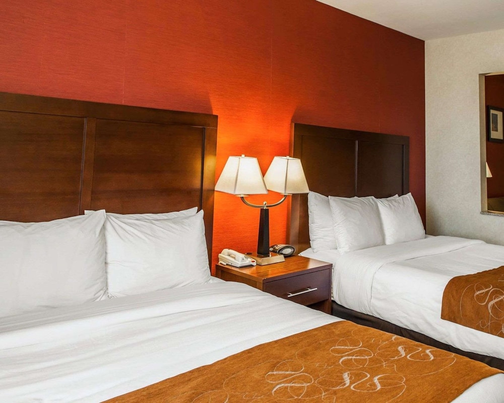 Suite, 2 Queen Beds, Non Smoking photo 2
