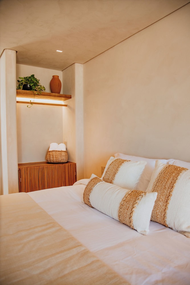 Superior Double or Twin Room, Lanai, Sea View