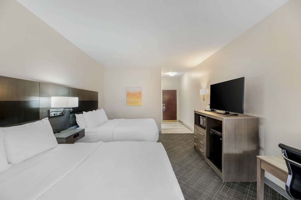 Standard Room, 2 Queen Beds, Non Smoking - Photo 3
