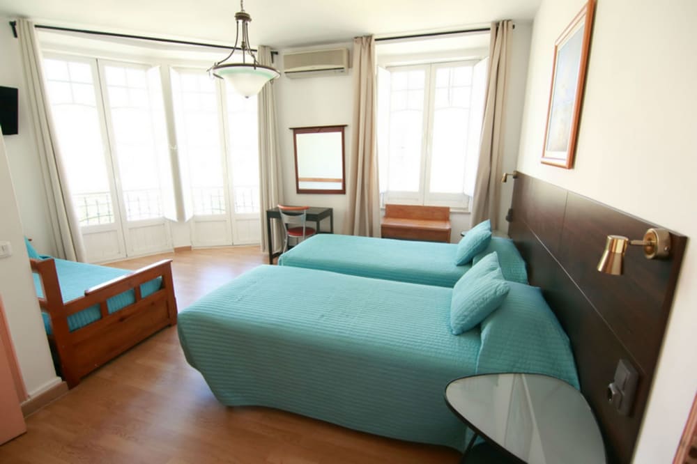 Double Room - Photo 3