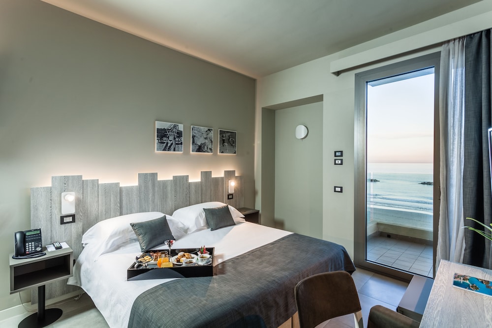 Executive Double Room, Sea View - Photo 2
