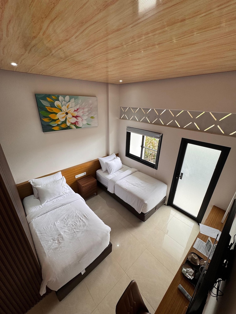 Superior Room, Balcony, Garden View