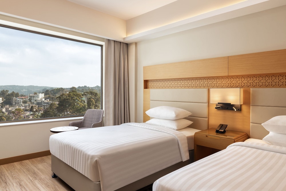 Superior Room, 2 Twin Beds, City View photo 3