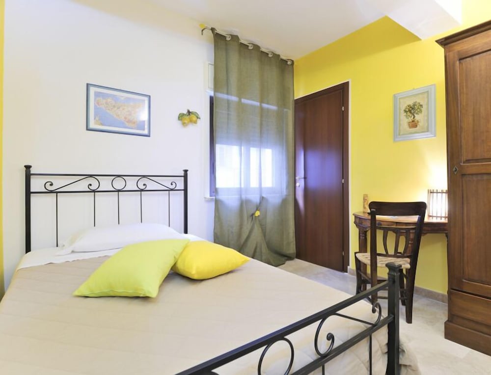 Single Room photo 1