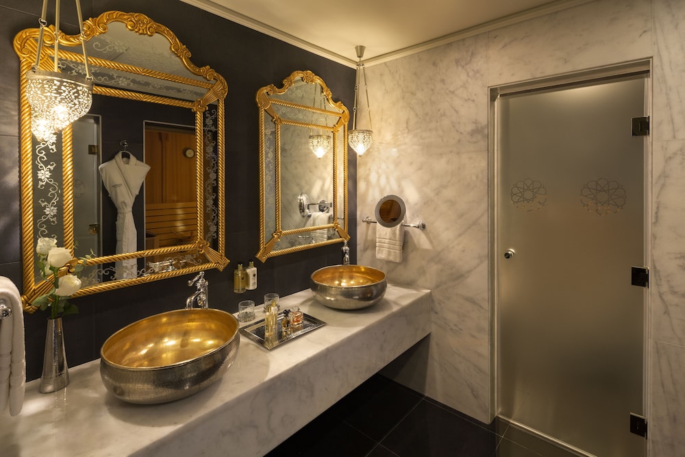 Imperial Two Bedroom Suite, Club Lounge access/benefits, afternoon tea, luxury spa facilities