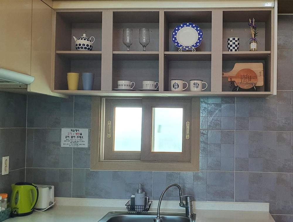 Basic Room, 1 Bedroom (Unique Room 202 (Ocean View/Spa)) - Photo 12