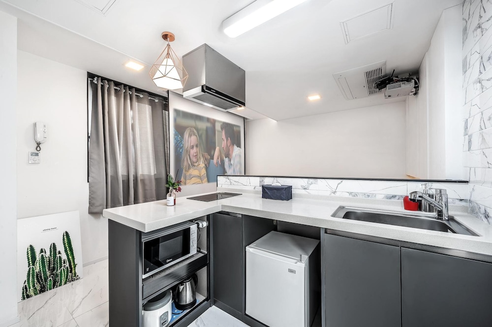 Basic Room, 1 Bedroom (402(Random)) - Photo 9