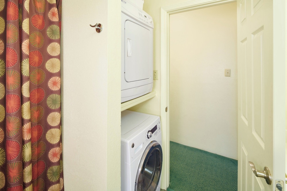 Condo, 1 Bedroom, Kitchen - Photo 7