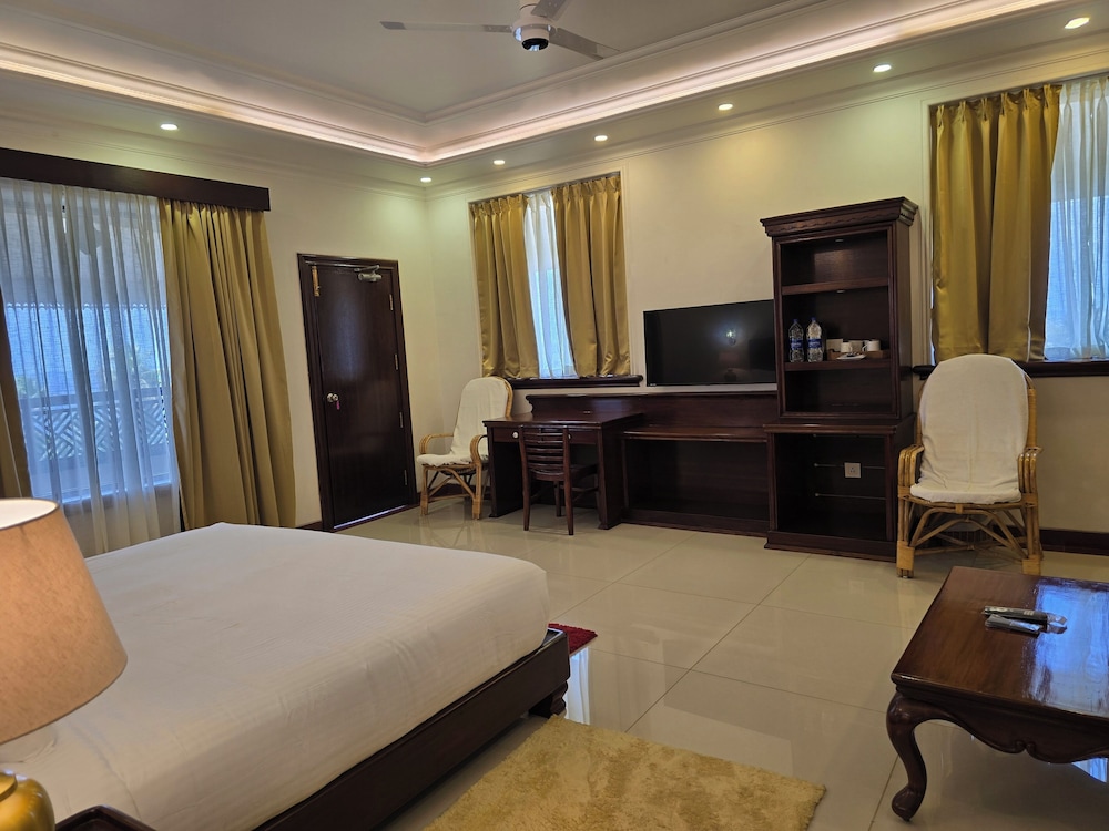 Panoramic Room