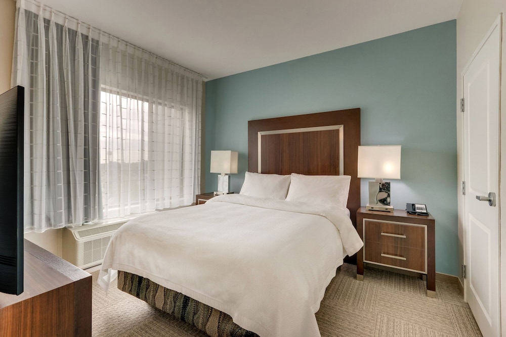 Suite, 1 Bedroom - Photo 1