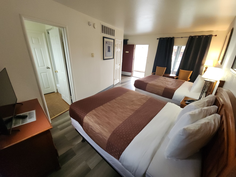 Grand Room photo 2