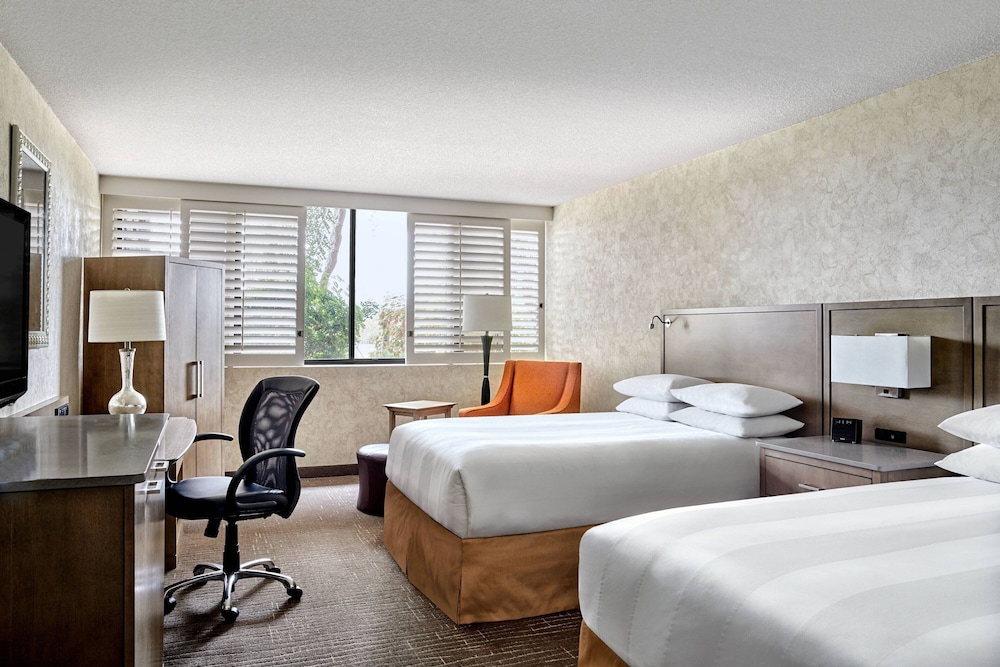 Deluxe Room, 2 Queen Beds, Patio - Photo 1