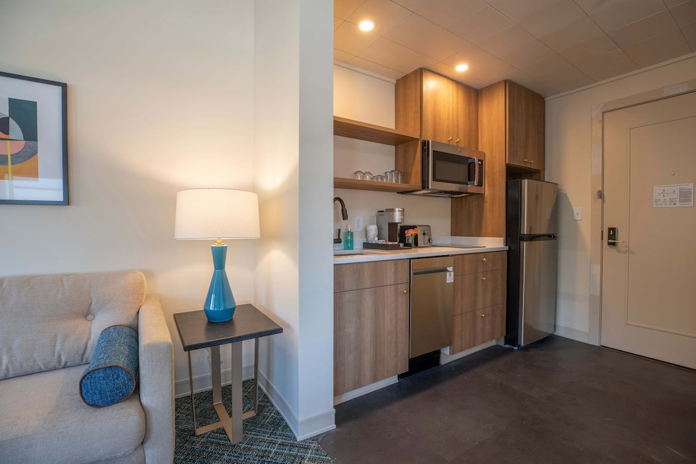 Double Queen Suite