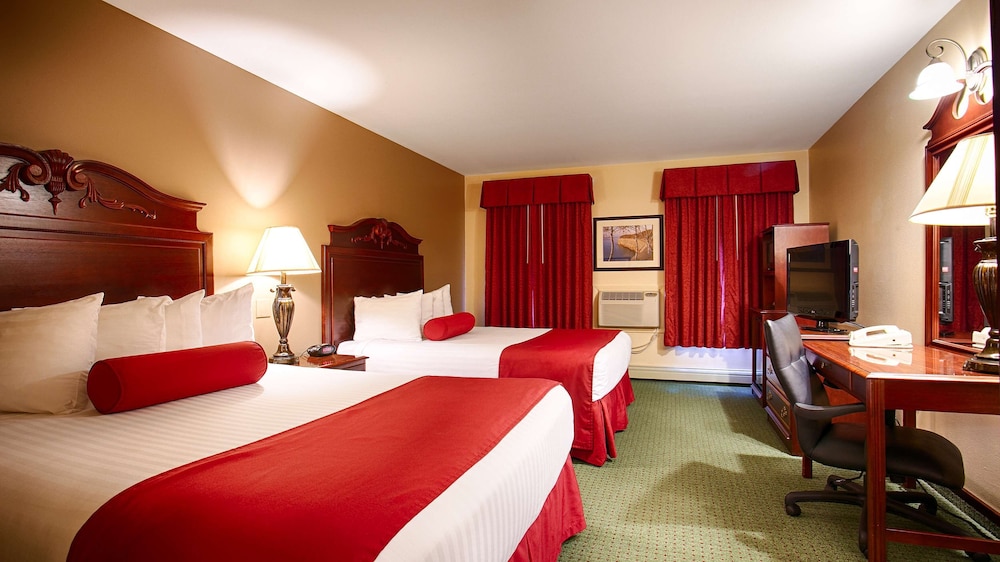 Standard Room, 2 Queen Beds, Non Smoking, Refrigerator & Microwave photo 1