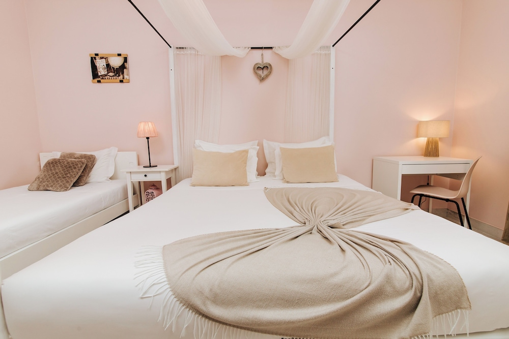 Трехместный люкс, без курения, вид на сад