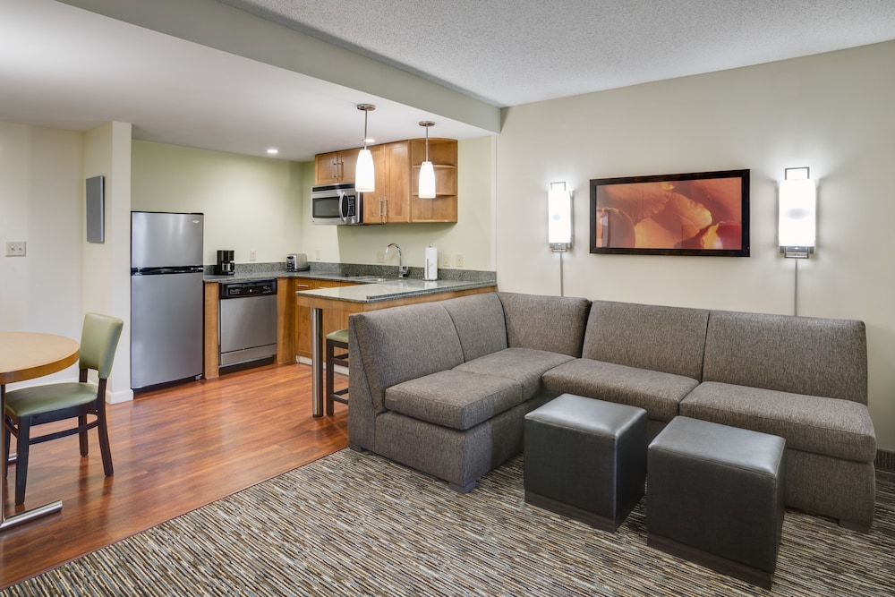 Suite, 1 Bedroom - Photo 6