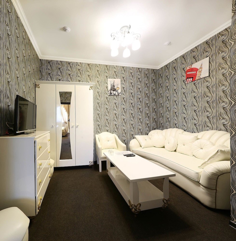 Luxury Suite