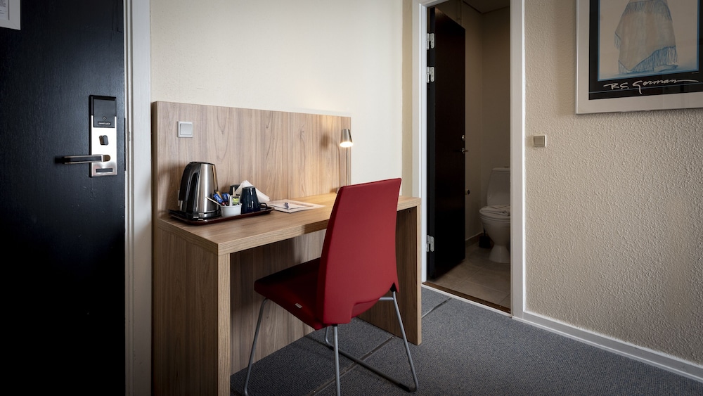Business Double Room with 2 Single Beds photo 3