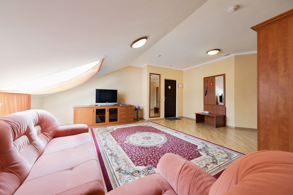 Family Room, 1 Bedroom photo 1
