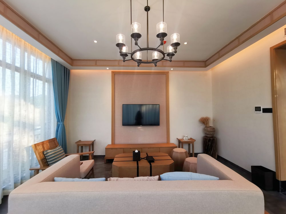 Premier Villa, 2 Bedrooms, Accessible, Pool View photo 3