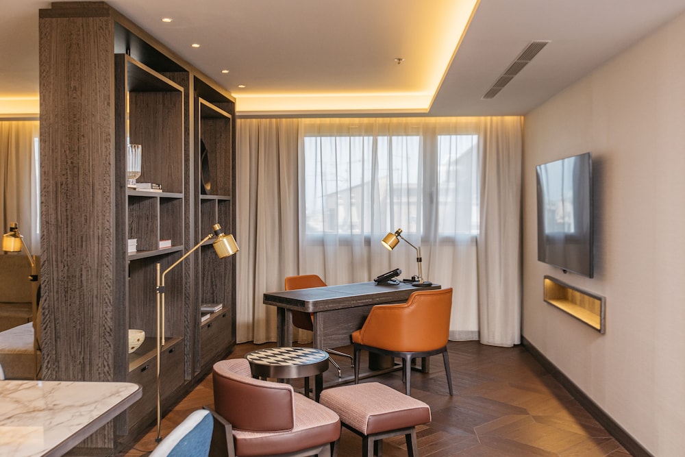 Presidential Suite, 1 Twin Bed