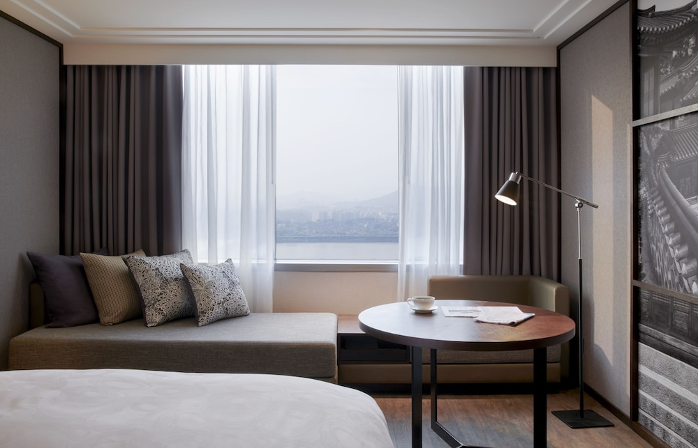 Executive Room, 2 Double Beds (Executive Lounge Access) - Photo 2