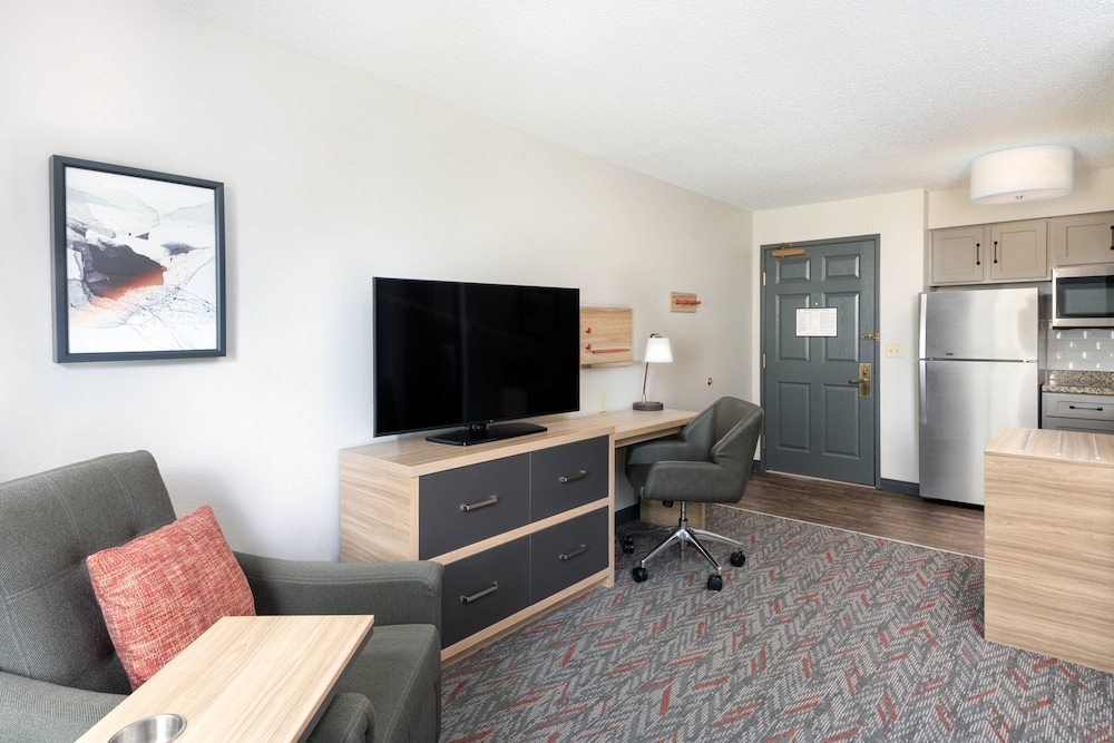 Studio Suite - Photo 2