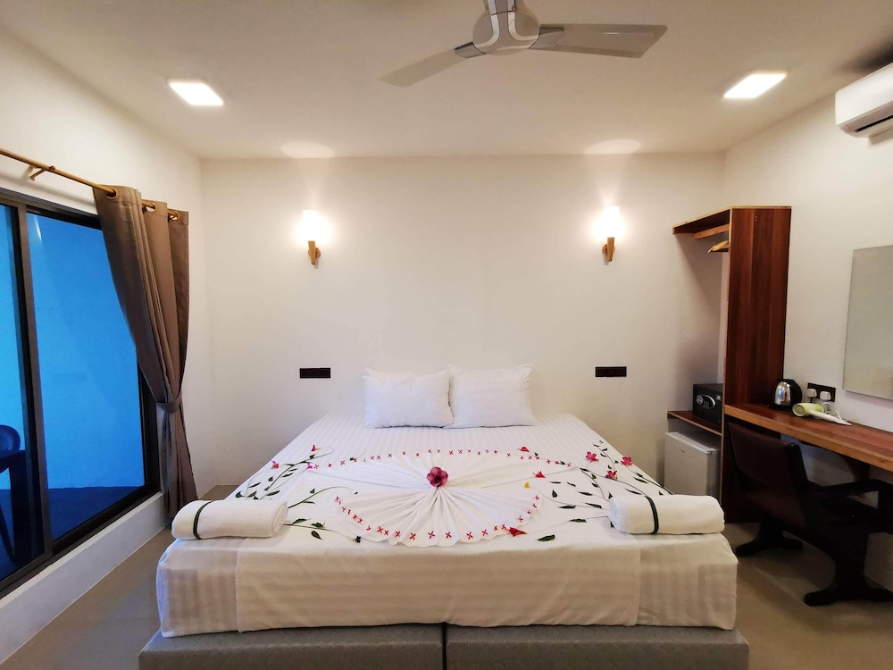 Deluxe Room (Farm View) photo 2