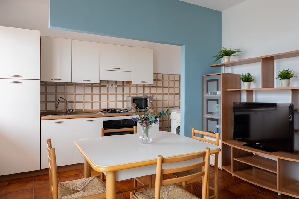 Apartment photo 3
