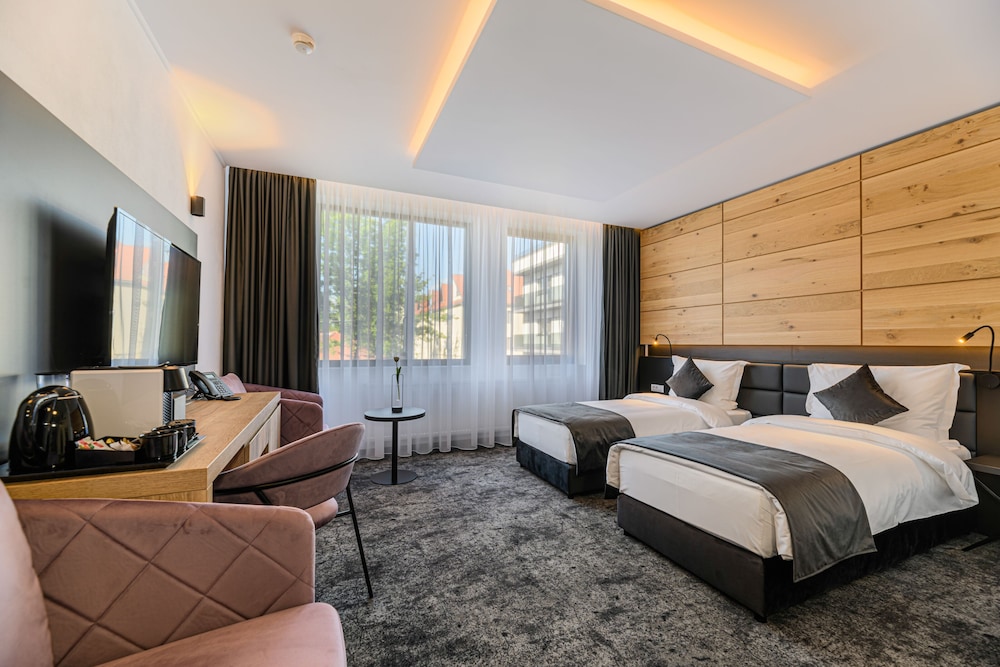 Special Equiped Executive Suite - Photo 3