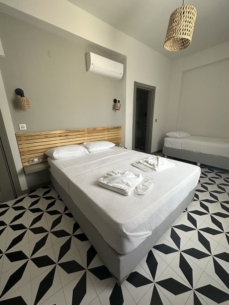 Comfort Triple Room, Multiple Beds photo 1