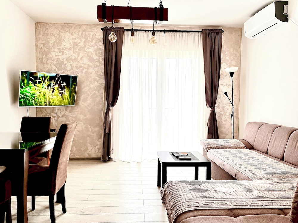 Deluxe Suite Sea View with Private Jacuzzi/Hot-Tub photo 2