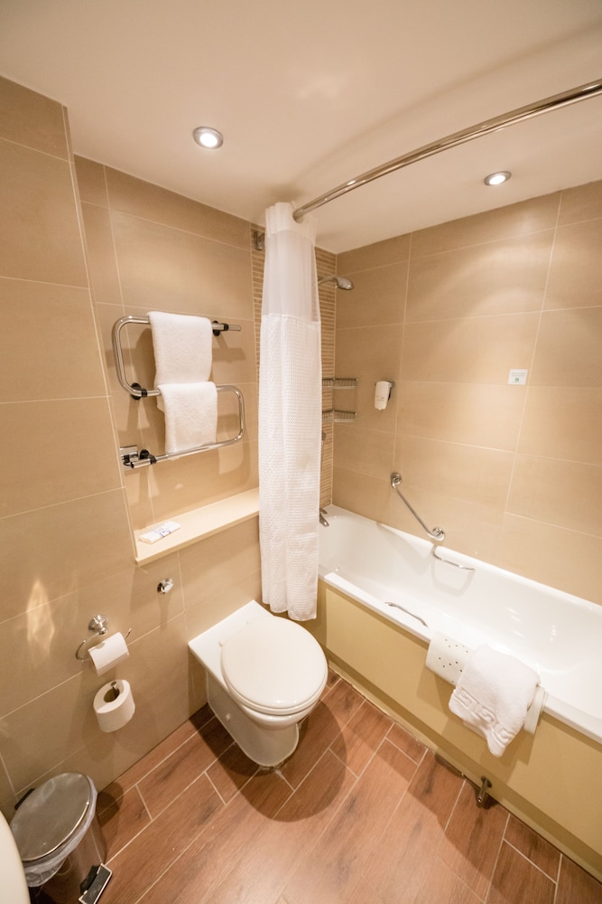 Standard Room, 1 King Bed (Super King, zip n link) - Photo 4