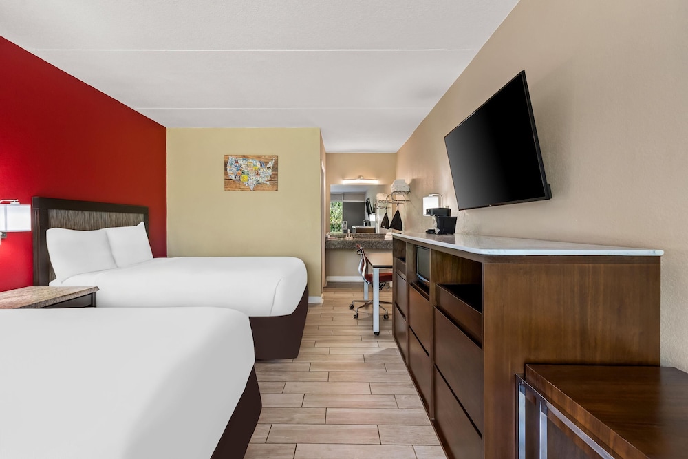 Standard Room, 2 Double Beds, Non Smoking - Photo 5