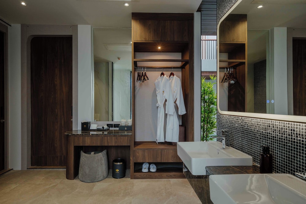 Private Pool Villa with Onsen - Photo 24