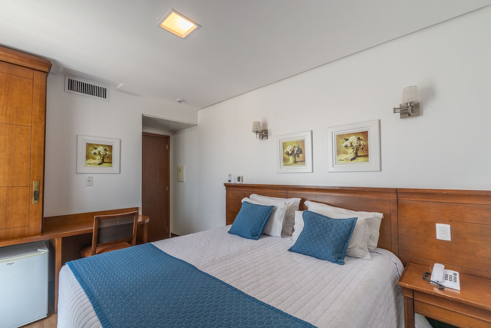 Standard Double or Twin Room, 1 Queen Bed