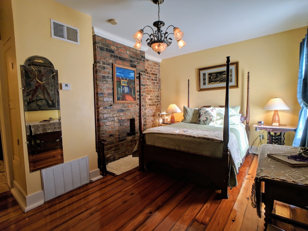 Deluxe Room, 1 Queen Bed