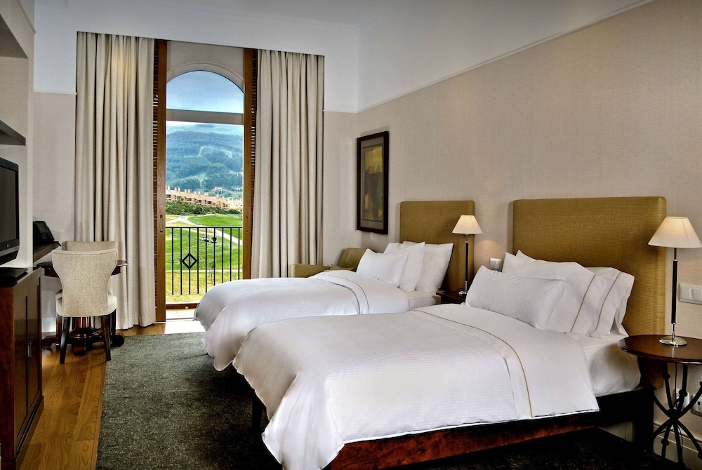 Premium Room, 2 Twin Beds, Golf View - Photo 1