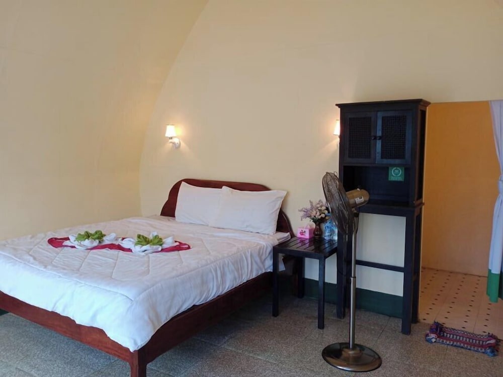 Basic Single Room, Balcony, River View