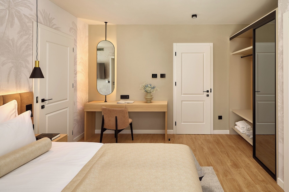 Executive Studio Suite, 2 Bedrooms, Balcony, Sea View photo 3